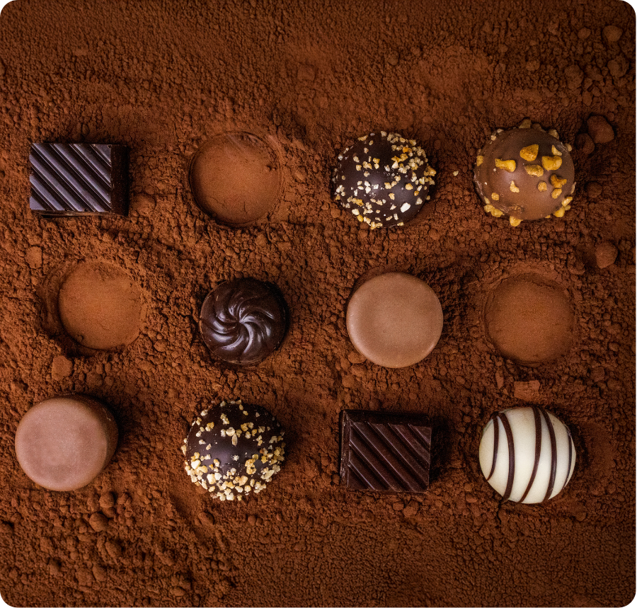 Eten gefotografeerd in dit geval Bonbons waarbij ze in caco poeder liggen en een paar plekjes leeg gebleven zijn